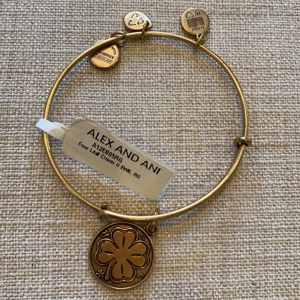 NEW 2015 Alex and Ani Shamrock 4 leaf clover dangle bracelet